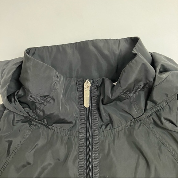 APANA windbreaker - Picture 3 of 8